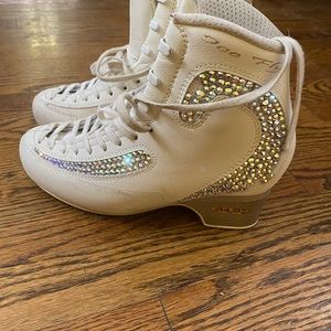 Edea ice flys size 240.